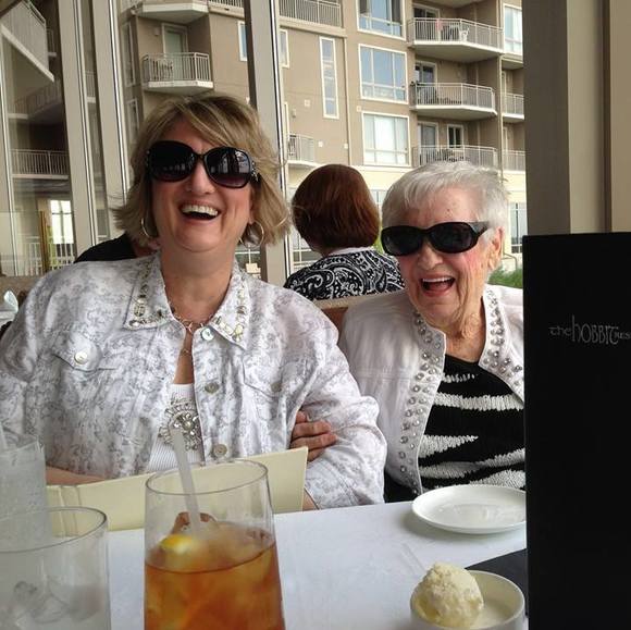 Meet your Posher, Beth - Picture 1 of 1